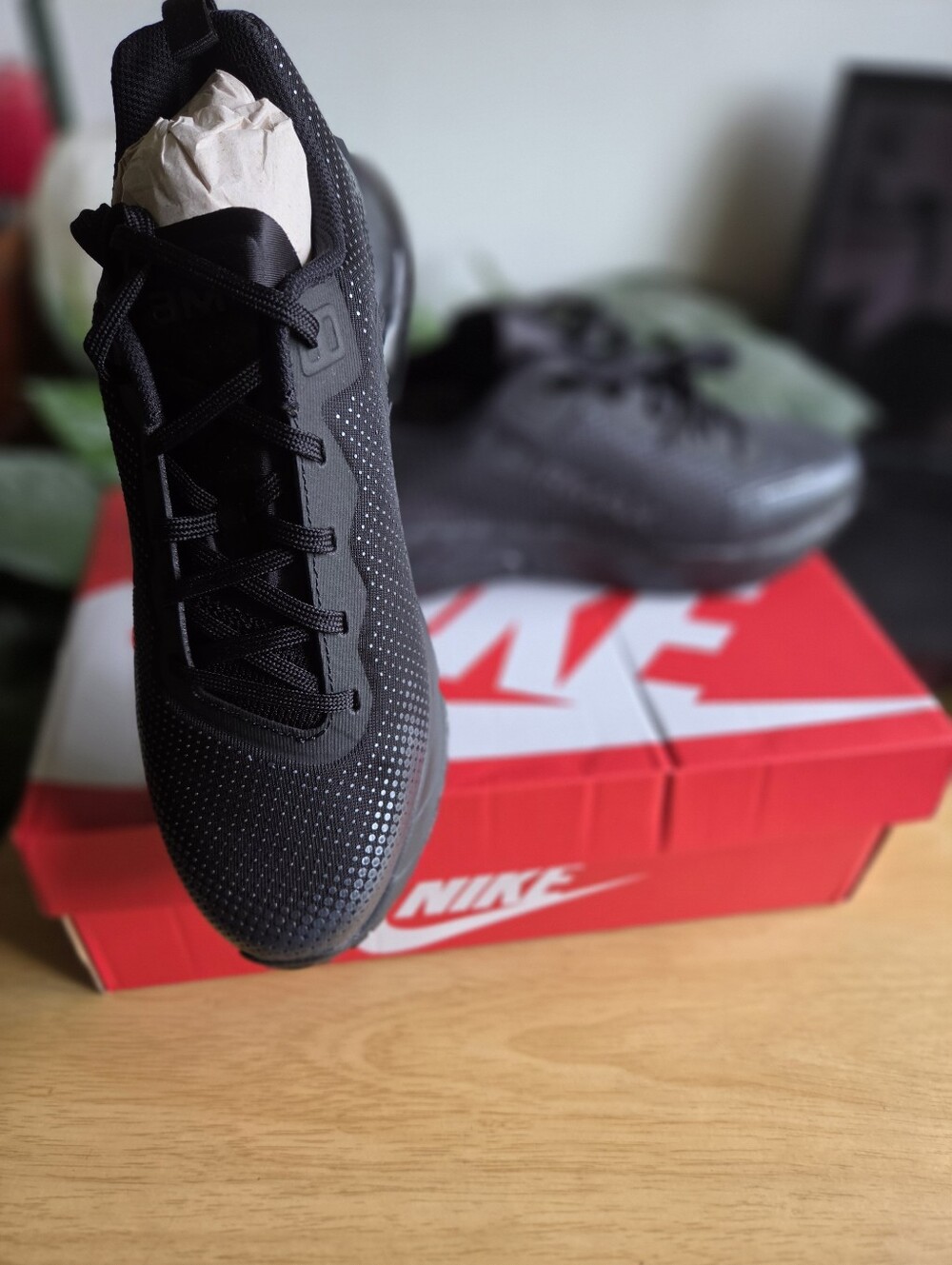 Nike Air Max Phoenix(GS) Black Men's Size 7.